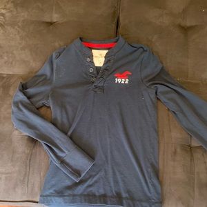 M Hollister boys long sleeve blue shirt